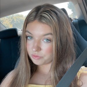 Meet your Posher, Abby